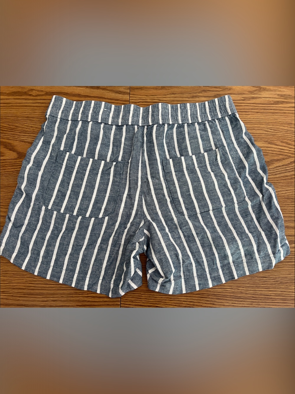 Sonoma Women’s Striped Blue and White Lounge Everyday Shorts Size Medium - Picture 4 of 5